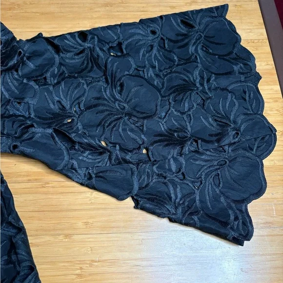 Tuckernuck- Sylvie Lace Top. Size S - Picture 9 of 9